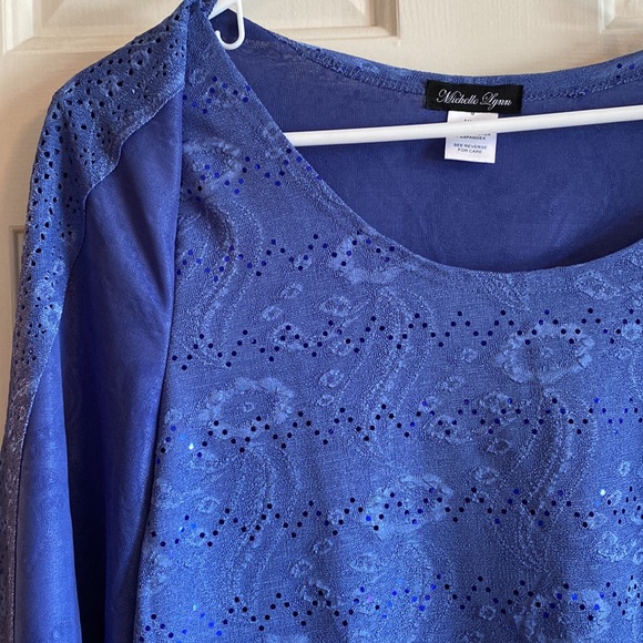 V neck dressy top - Picture 4 of 4